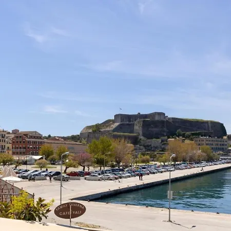 Little Bright - Corfu Old Town Apartment