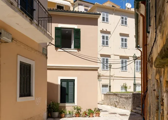 Little Bright - Corfu Old Town Apartment *