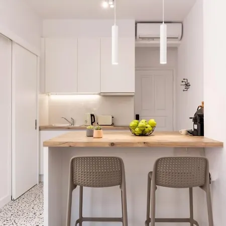 Little Bright - Corfu Old Town Apartment