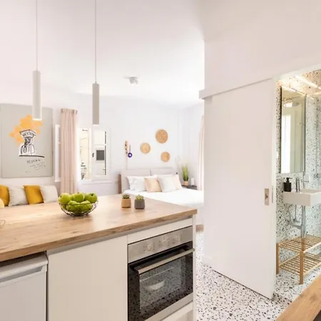 Little Bright - Corfu Old Town Apartment